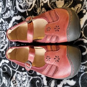 Keen red leather Mary Jane shoes, size US 8.5/EU 39/25.5cm